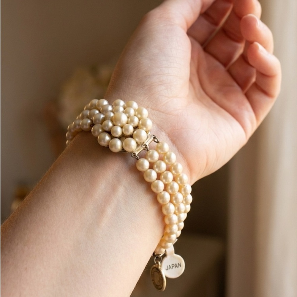 Vintage Antique Triple Strand Faux Pearl Bracelet with silver gold tone clasp - Picture 5 of 5